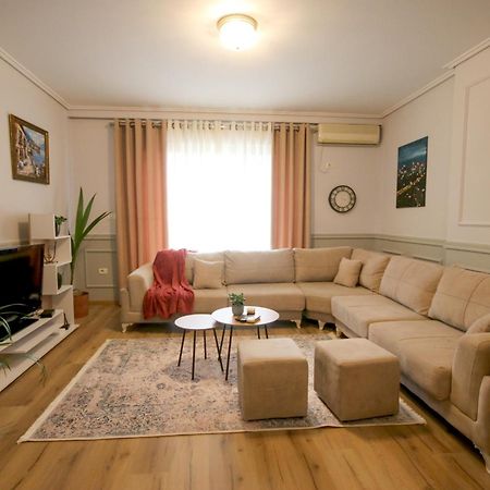 Johan'S Apartment Тирана Екстер'єр фото