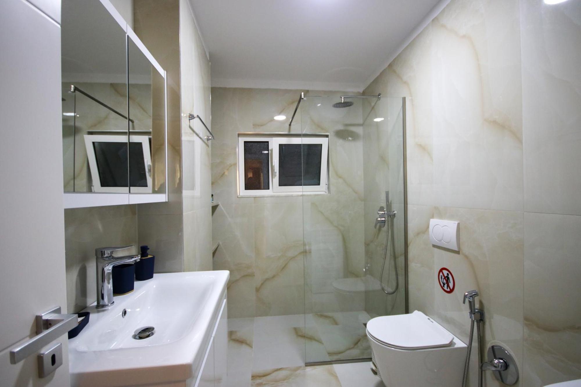 Johan'S Apartment Тирана Екстер'єр фото
