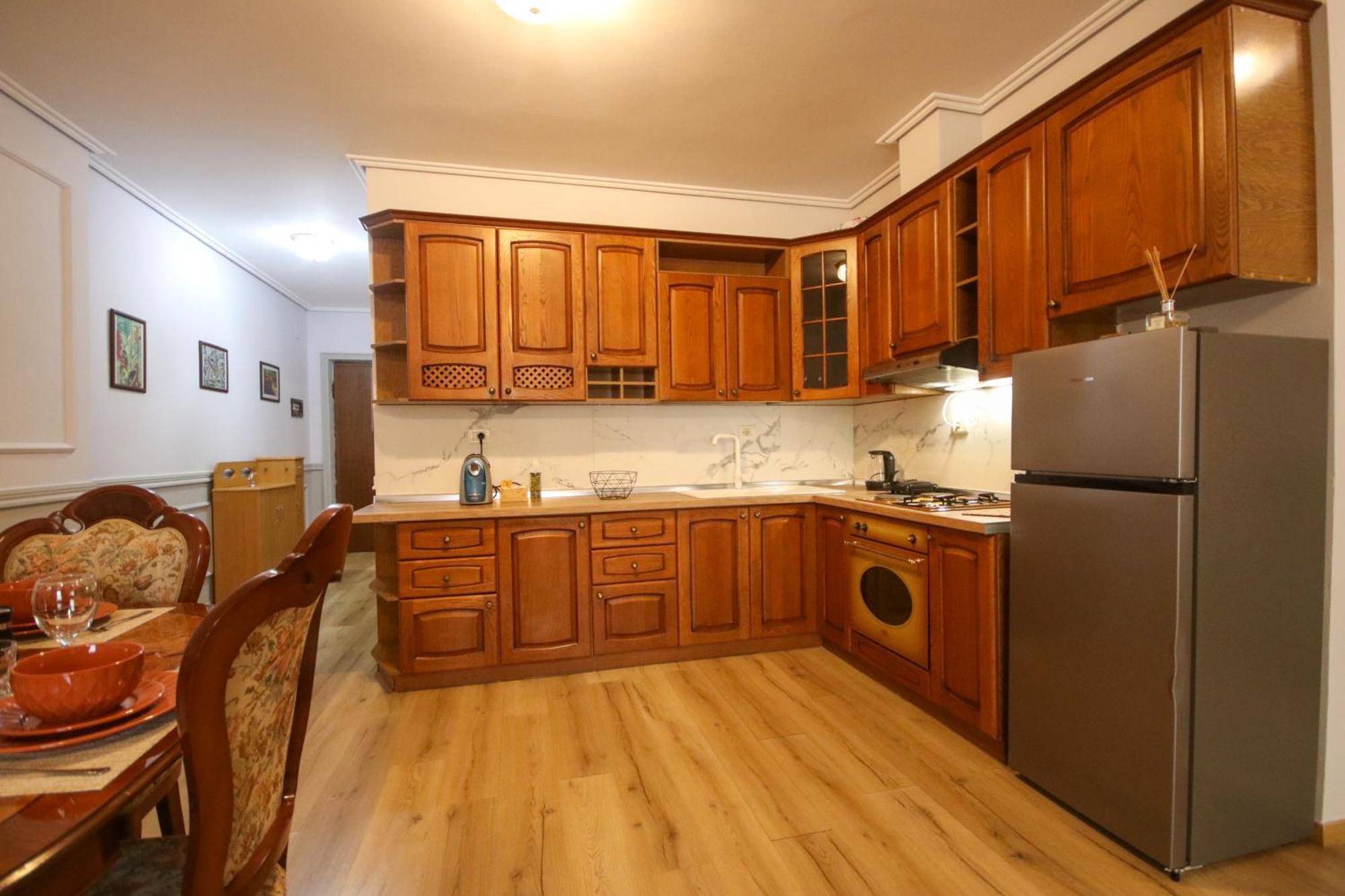 Johan'S Apartment Тирана Екстер'єр фото
